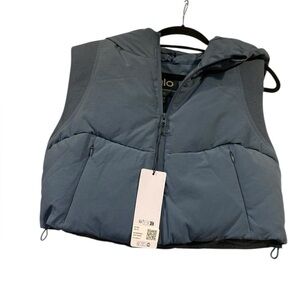 NWT Alo Yoga cropped vest BLUE Size M